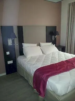 Appart Hotel Odalys City Rennes Lorgeril 3*,